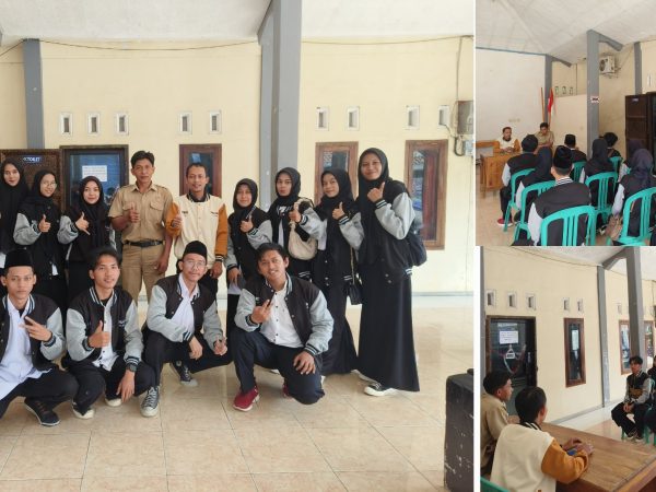Penerimaan Mahasiswa KKN di Balai Desa Ayah